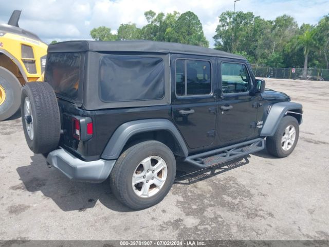 Photo 3 VIN: 1C4HJXDG3JW298350 - JEEP WRANGLER 