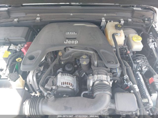 Photo 9 VIN: 1C4HJXDG3JW298350 - JEEP WRANGLER 