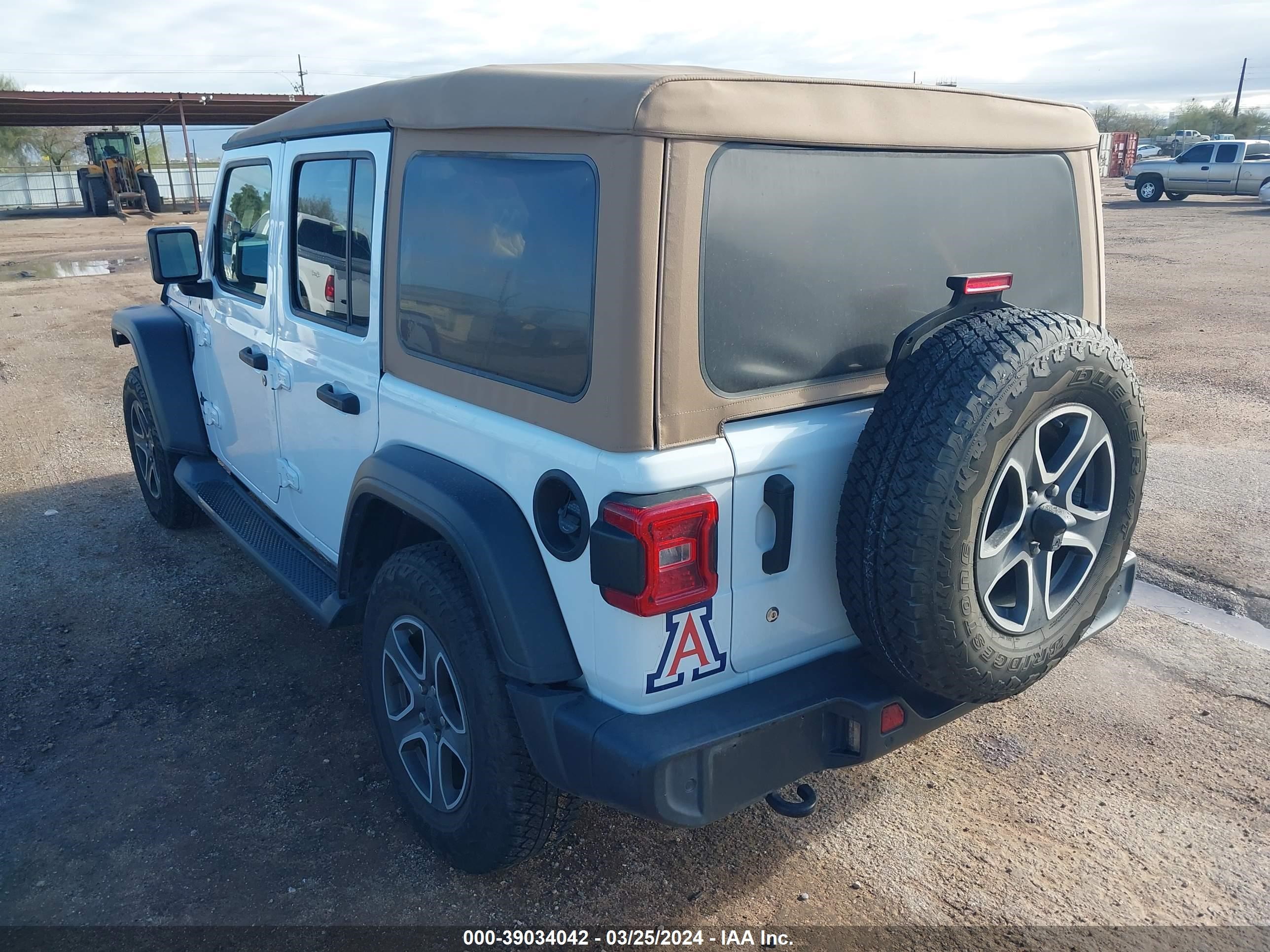 Photo 2 VIN: 1C4HJXDG3LW144711 - JEEP WRANGLER 