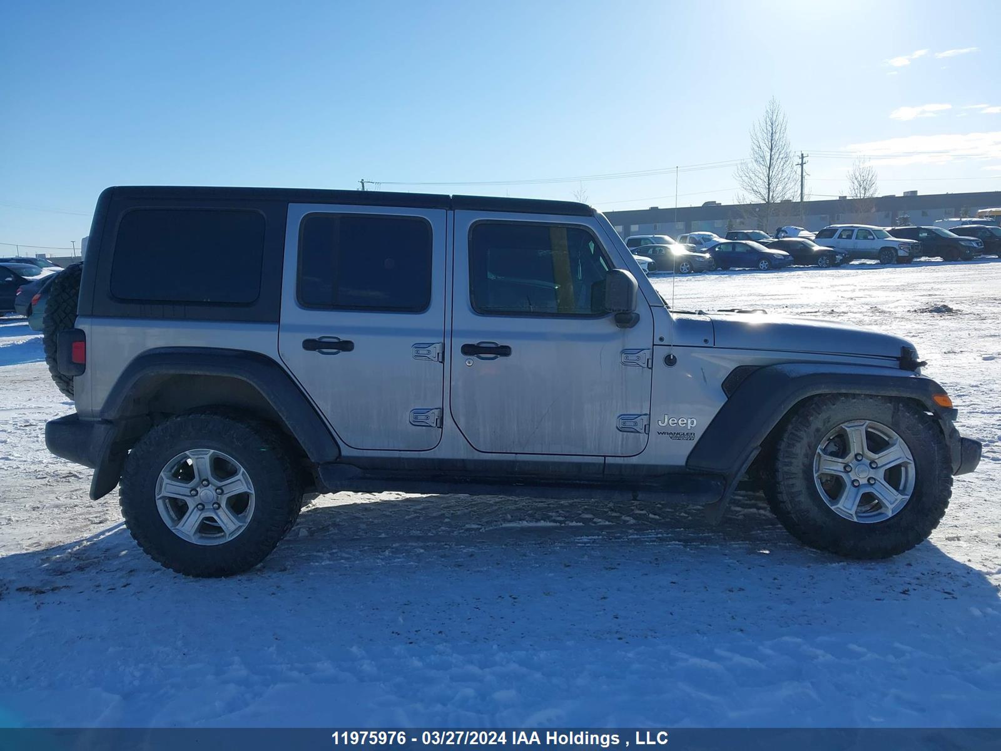 Photo 13 VIN: 1C4HJXDG4JW103632 - JEEP WRANGLER 