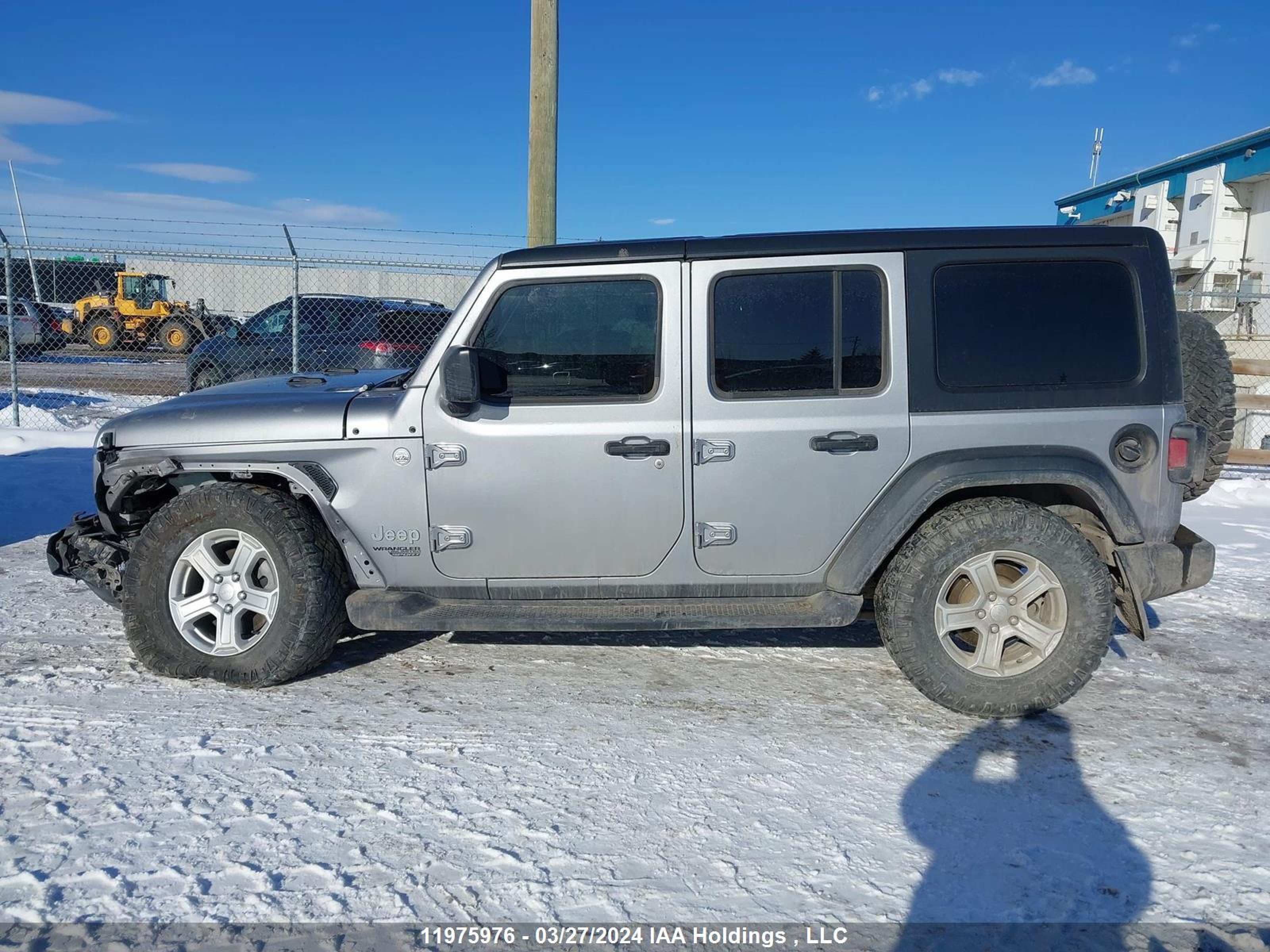 Photo 14 VIN: 1C4HJXDG4JW103632 - JEEP WRANGLER 