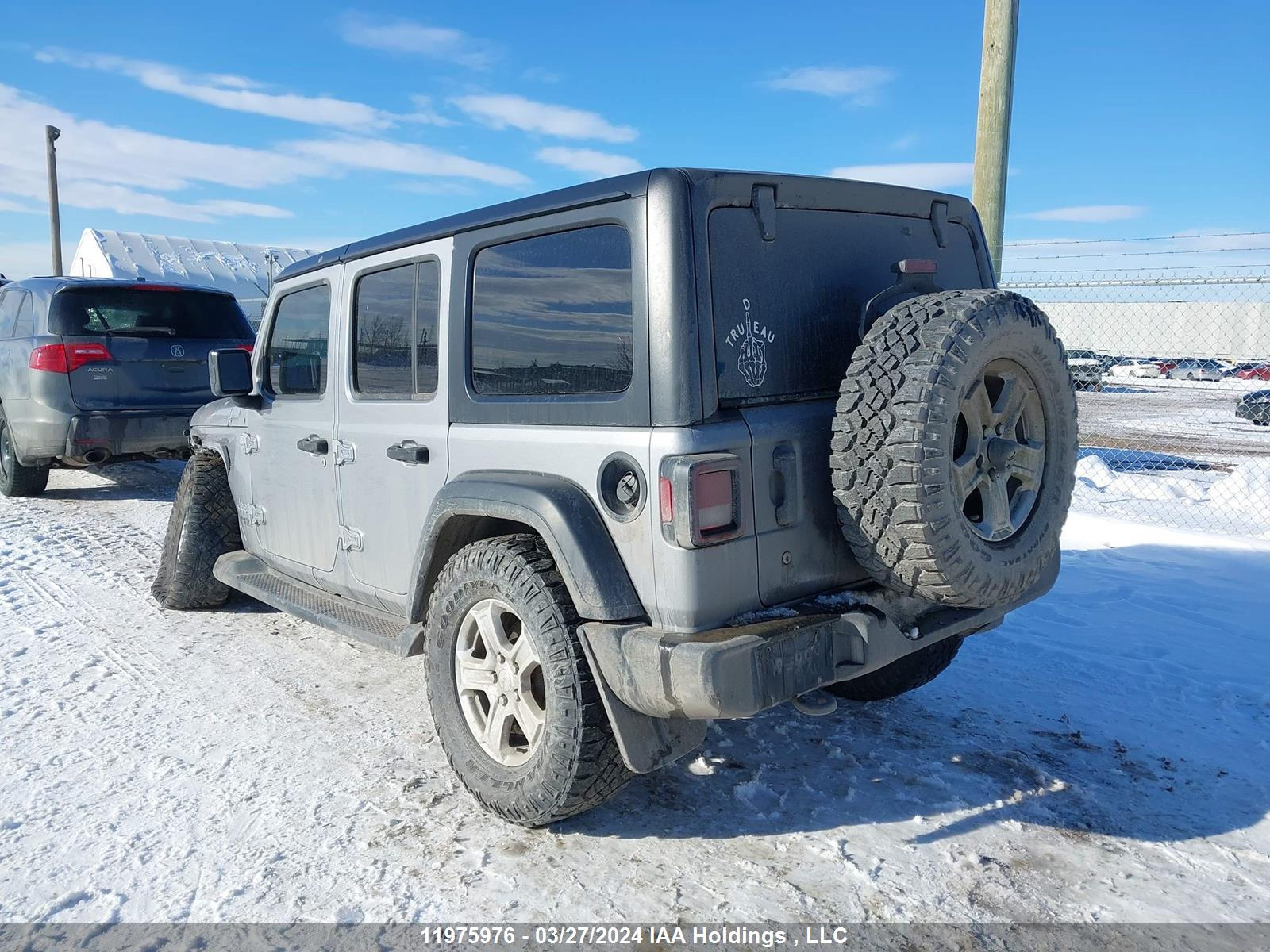 Photo 2 VIN: 1C4HJXDG4JW103632 - JEEP WRANGLER 