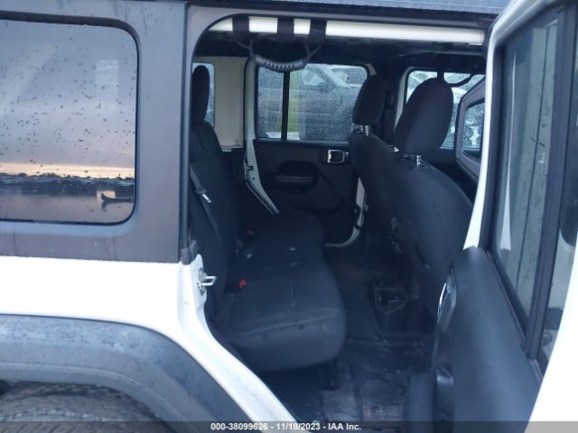 Photo 7 VIN: 1C4HJXDG4JW126649 - JEEP WRANGLER UNLIMITED 