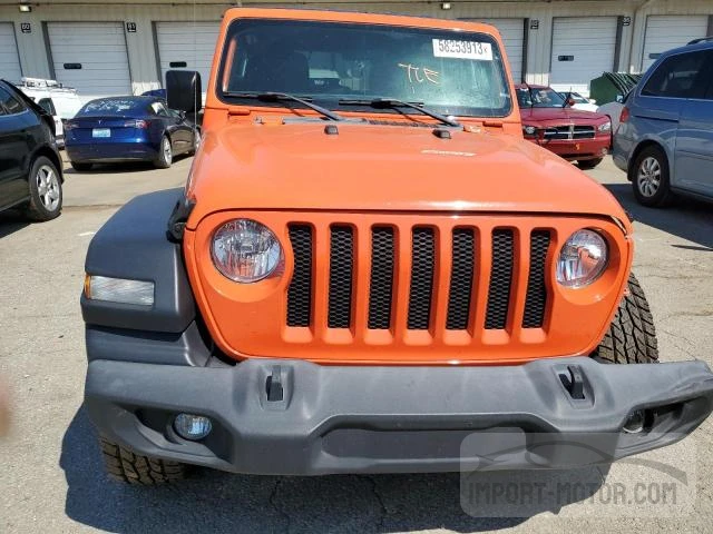 Photo 4 VIN: 1C4HJXDG4JW223558 - JEEP WRANGLER 