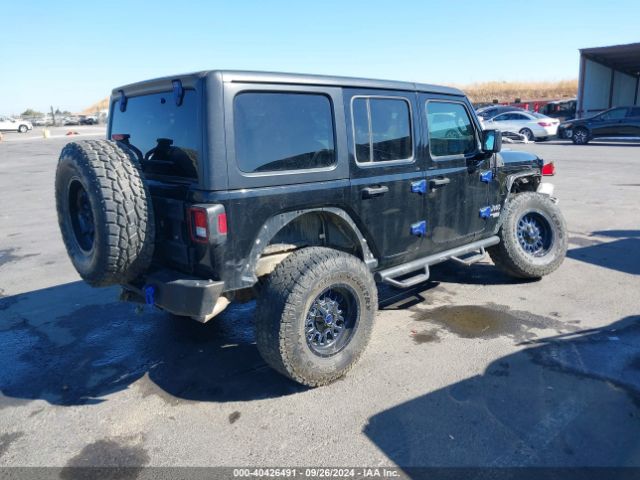 Photo 3 VIN: 1C4HJXDG4JW241428 - JEEP WRANGLER 