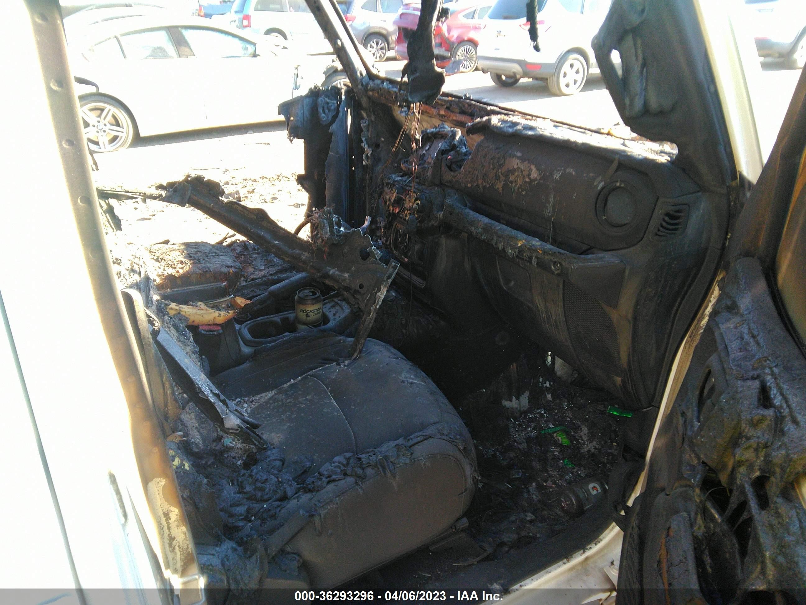 Photo 4 VIN: 1C4HJXDG4NW163741 - JEEP WRANGLER 