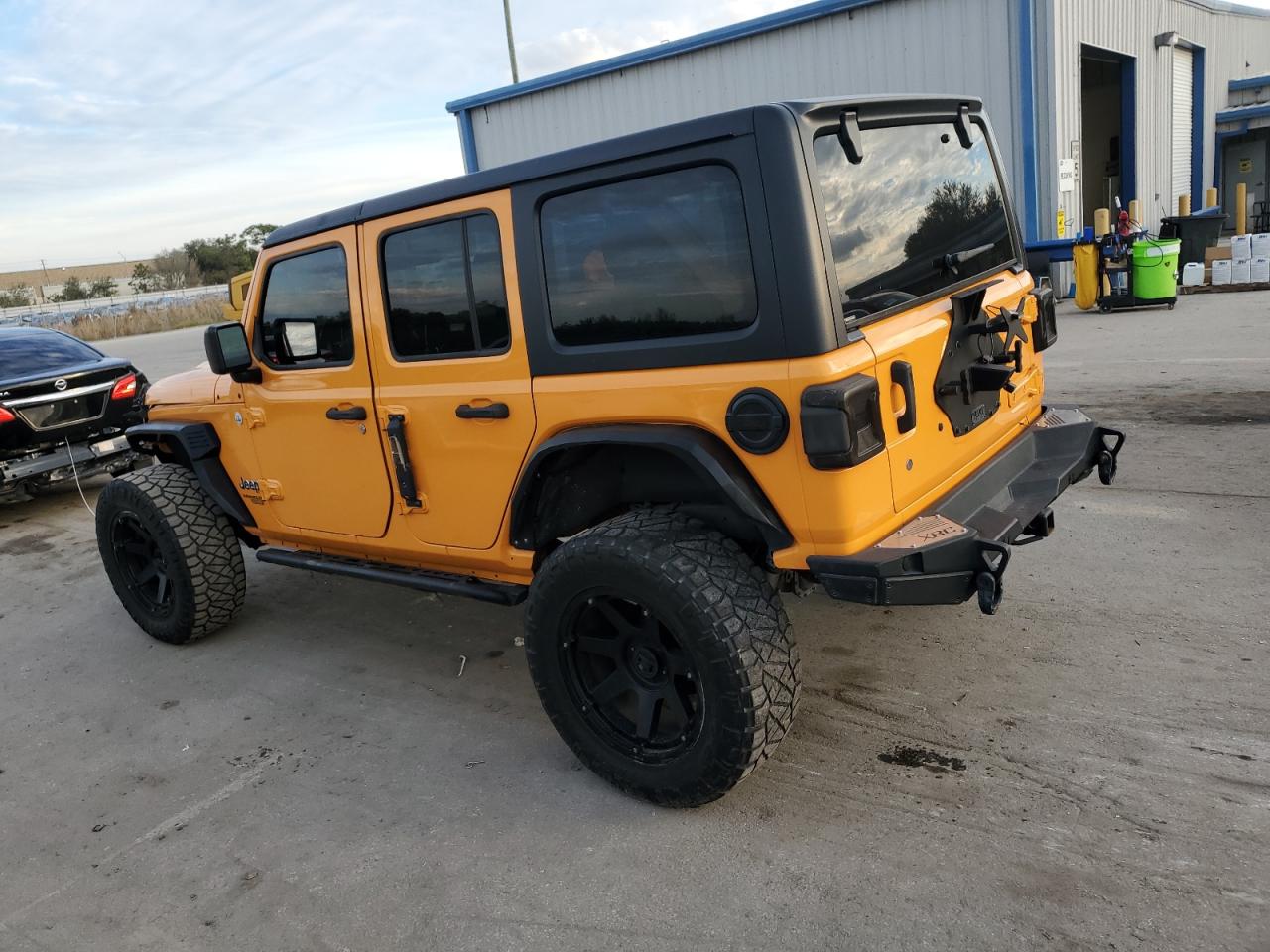 Photo 1 VIN: 1C4HJXDG5JW144657 - JEEP WRANGLER 