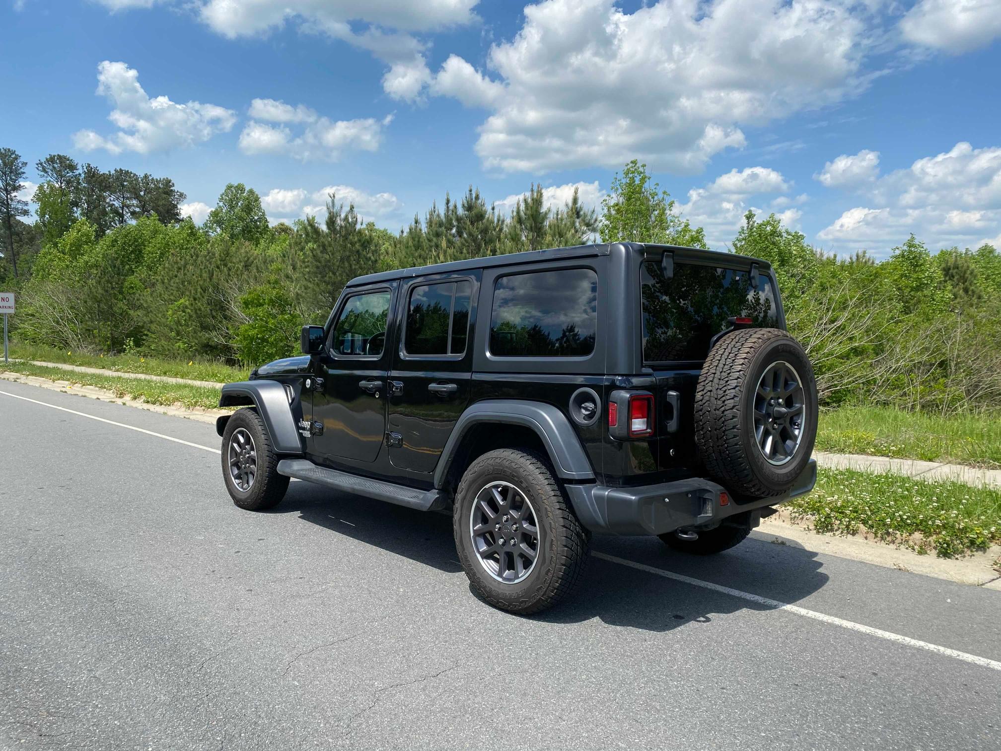 Photo 2 VIN: 1C4HJXDG5JW180445 - JEEP WRANGLER U 