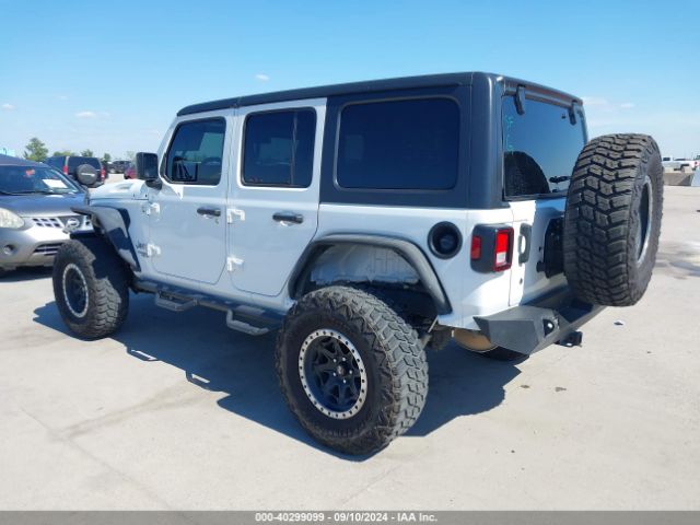 Photo 2 VIN: 1C4HJXDG5JW221107 - JEEP WRANGLER 