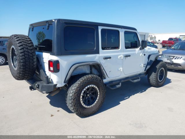 Photo 3 VIN: 1C4HJXDG5JW221107 - JEEP WRANGLER 