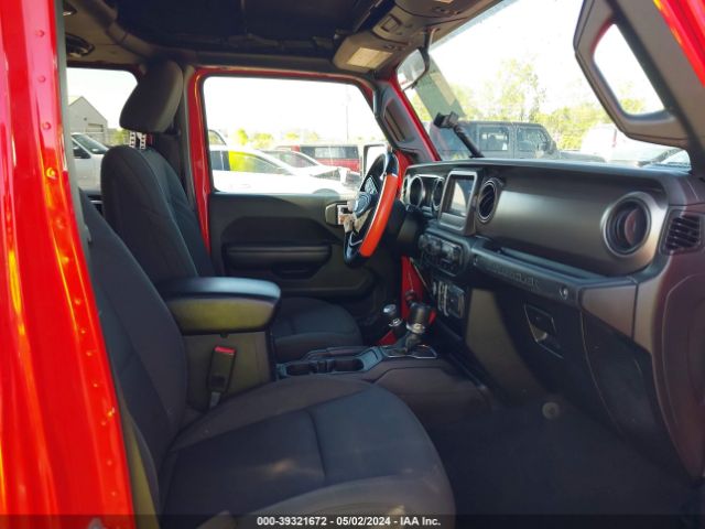 Photo 4 VIN: 1C4HJXDG6JW134123 - JEEP WRANGLER UNLIMITED 