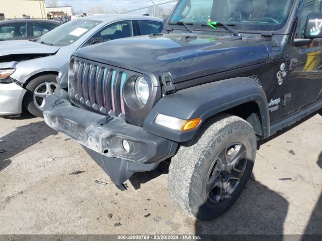 Photo 5 VIN: 1C4HJXDG6JW164321 - JEEP WRANGLER UNLIMITED 