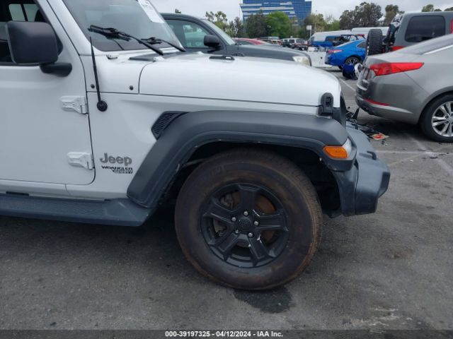 Photo 5 VIN: 1C4HJXDG6JW320292 - JEEP WRANGLER UNLIMITED 