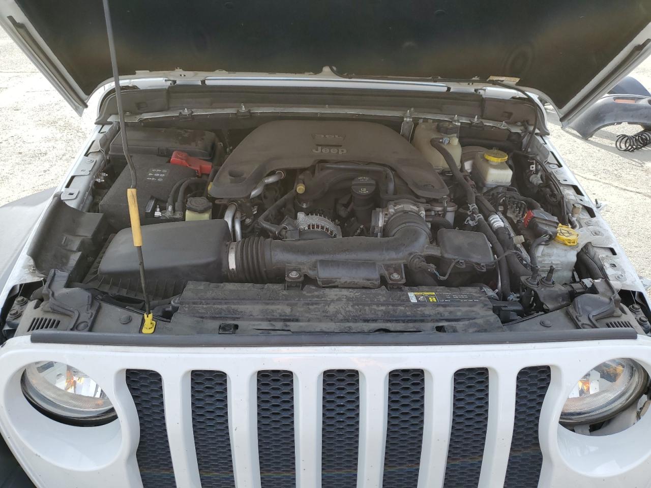 Photo 10 VIN: 1C4HJXDG8JW126640 - JEEP WRANGLER 