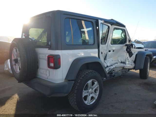 Photo 3 VIN: 1C4HJXDG8JW134740 - JEEP WRANGLER 