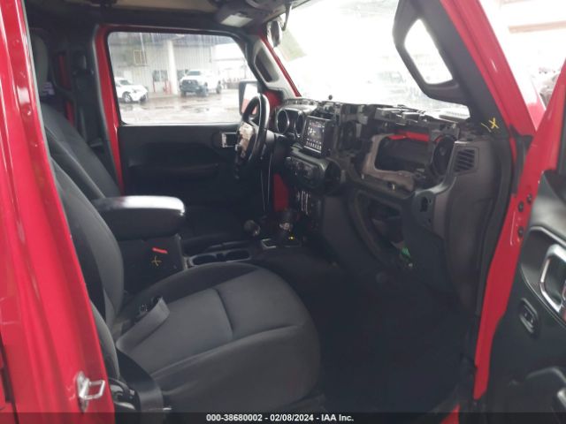 Photo 4 VIN: 1C4HJXDG8JW147942 - JEEP WRANGLER UNLIMITED 