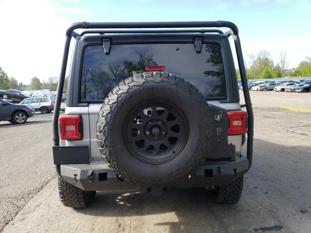 Photo 5 VIN: 1C4HJXDG8JW148797 - JEEP WRANGLER 