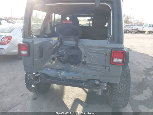 Photo 5 VIN: 1C4HJXDG8JW256918 - JEEP WRANGLER UNLIMITED 