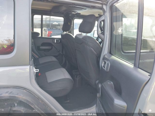 Photo 7 VIN: 1C4HJXDG8JW256918 - JEEP WRANGLER UNLIMITED 