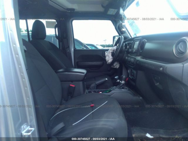 Photo 4 VIN: 1C4HJXDG8JW261391 - JEEP WRANGLER 