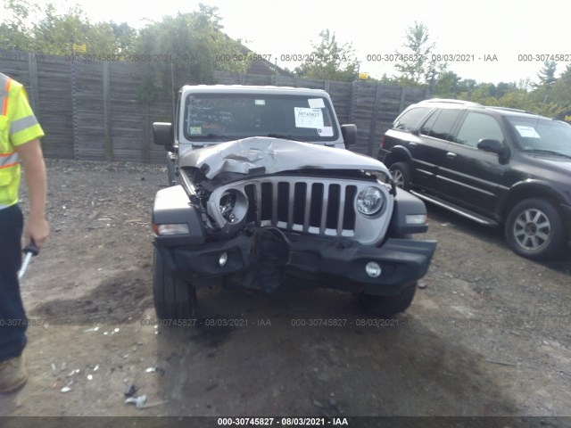 Photo 5 VIN: 1C4HJXDG8JW261391 - JEEP WRANGLER 