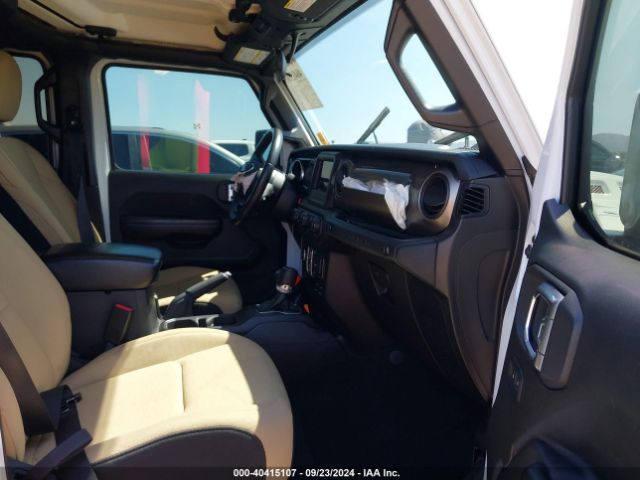 Photo 4 VIN: 1C4HJXDG8JW290647 - JEEP WRANGLER 