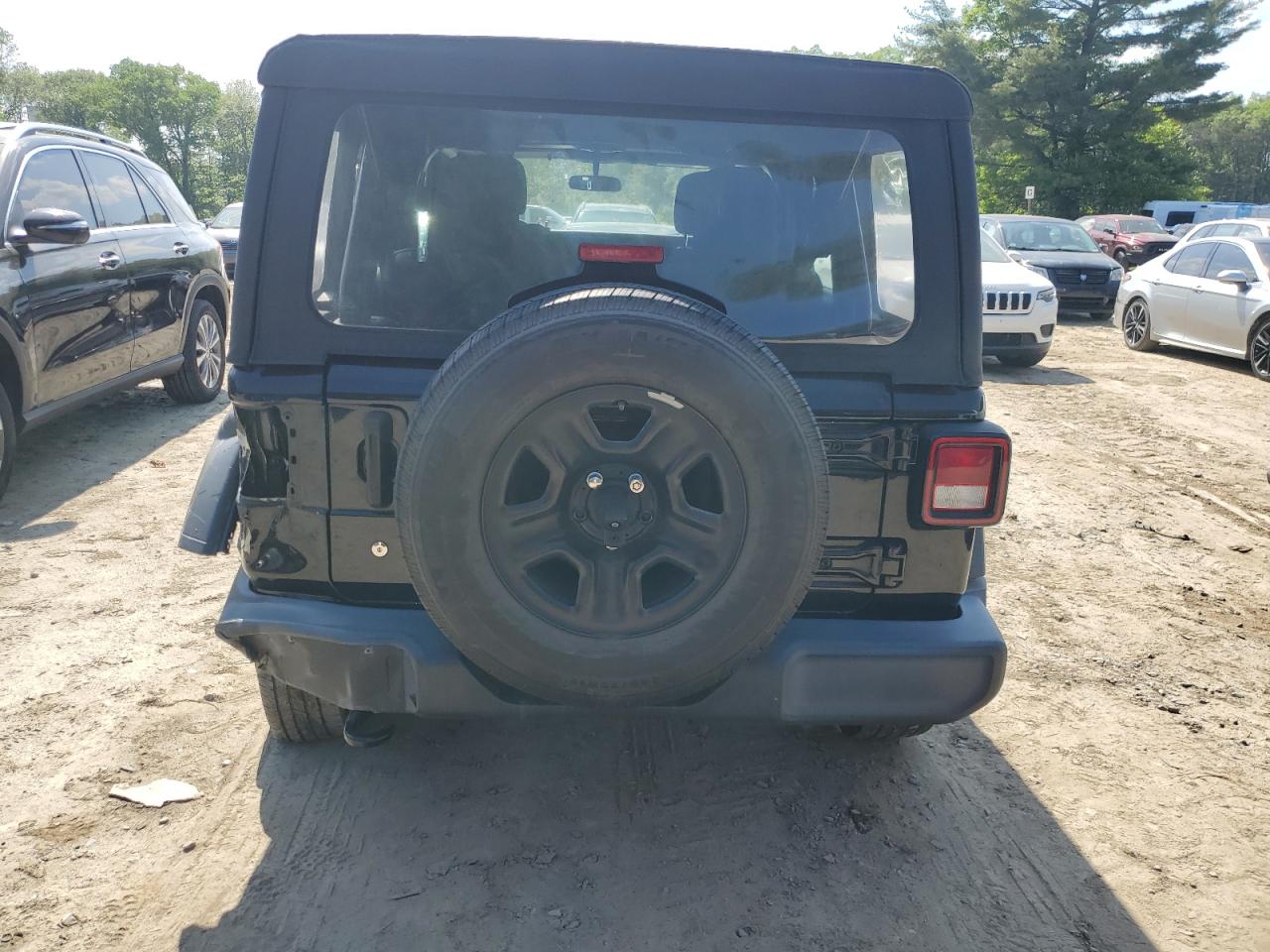 Photo 5 VIN: 1C4HJXDG9JW150462 - JEEP WRANGLER 