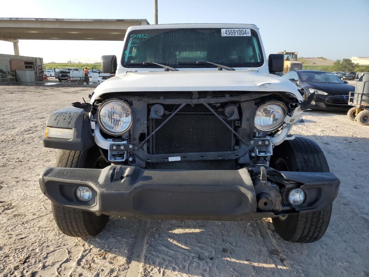 Photo 4 VIN: 1C4HJXDG9JW182327 - JEEP WRANGLER 