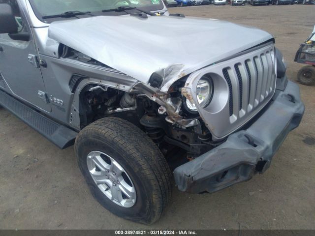 Photo 5 VIN: 1C4HJXDGXJW136859 - JEEP WRANGLER UNLIMITED 