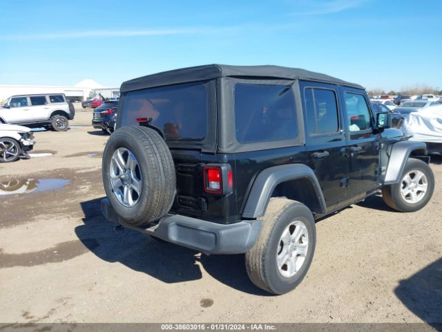 Photo 3 VIN: 1C4HJXDGXJW158442 - JEEP WRANGLER UNLIMITED 