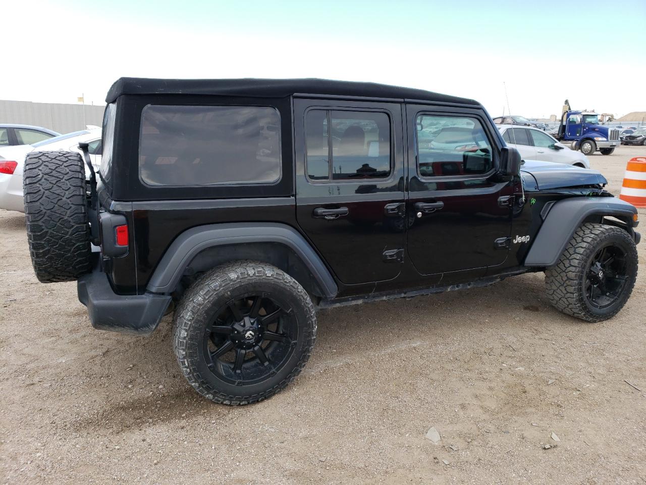 Photo 2 VIN: 1C4HJXDGXJW161681 - JEEP WRANGLER 