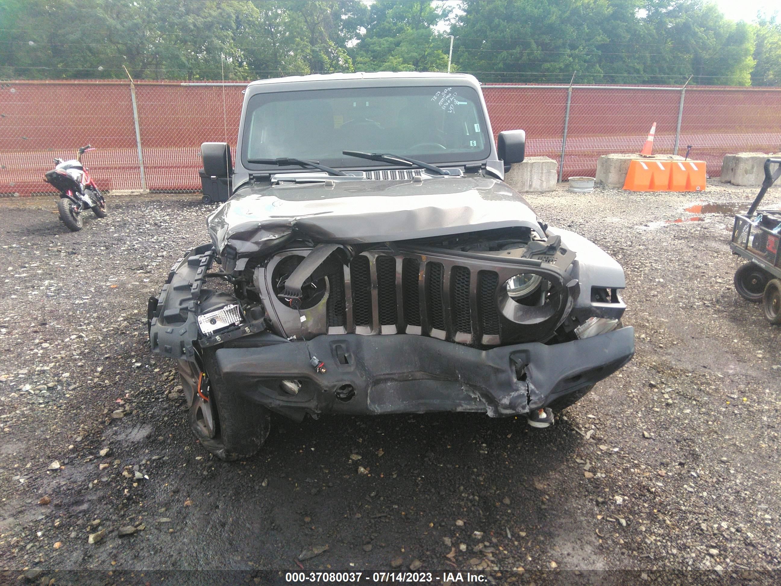 Photo 10 VIN: 1C4HJXDGXJW208952 - JEEP WRANGLER 