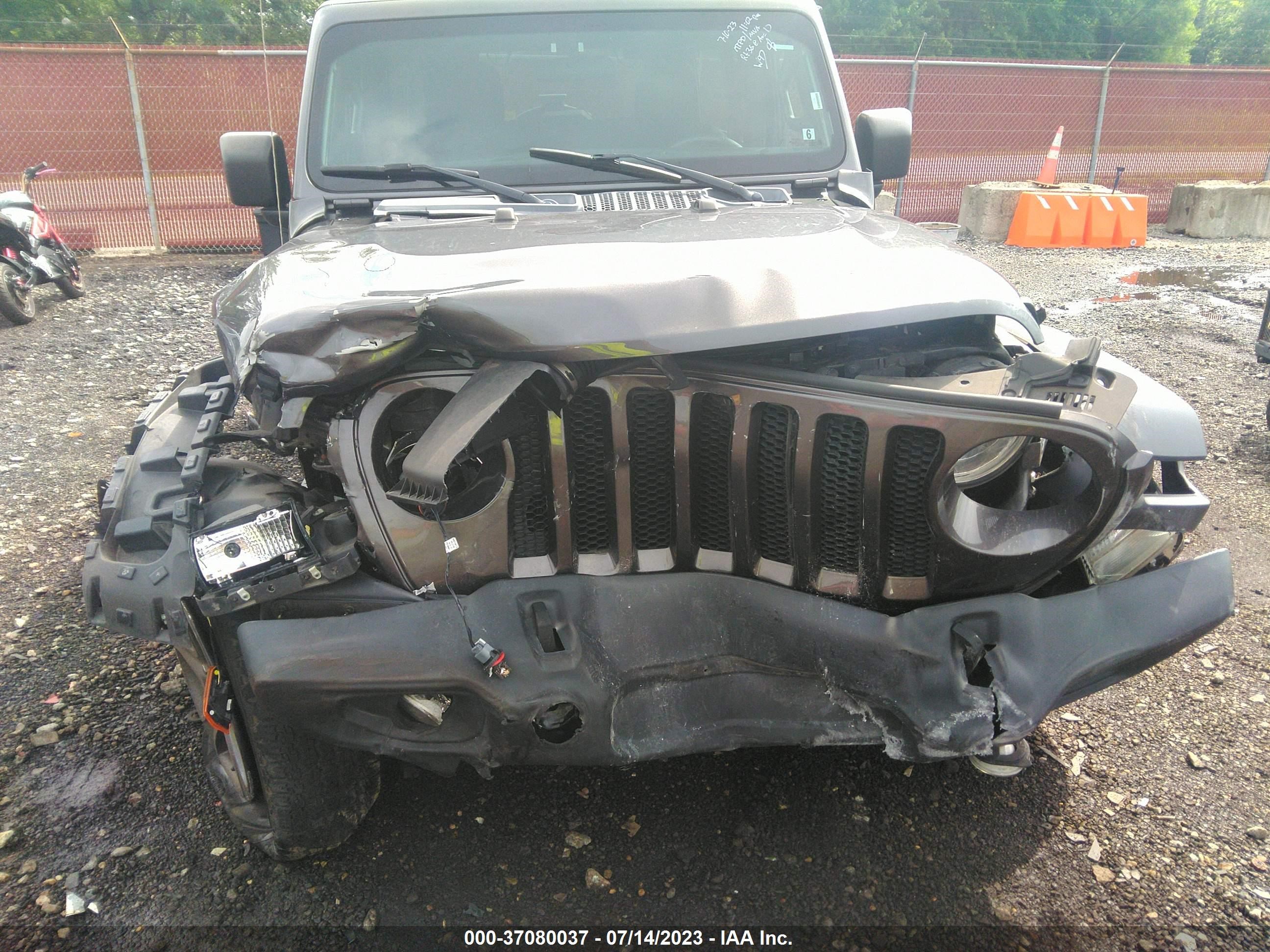 Photo 5 VIN: 1C4HJXDGXJW208952 - JEEP WRANGLER 