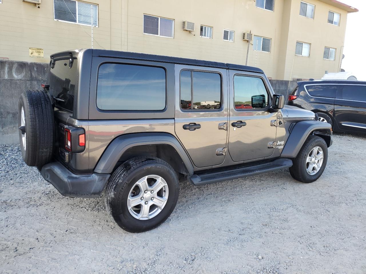 Photo 2 VIN: 1C4HJXDN0KW595401 - JEEP WRANGLER 