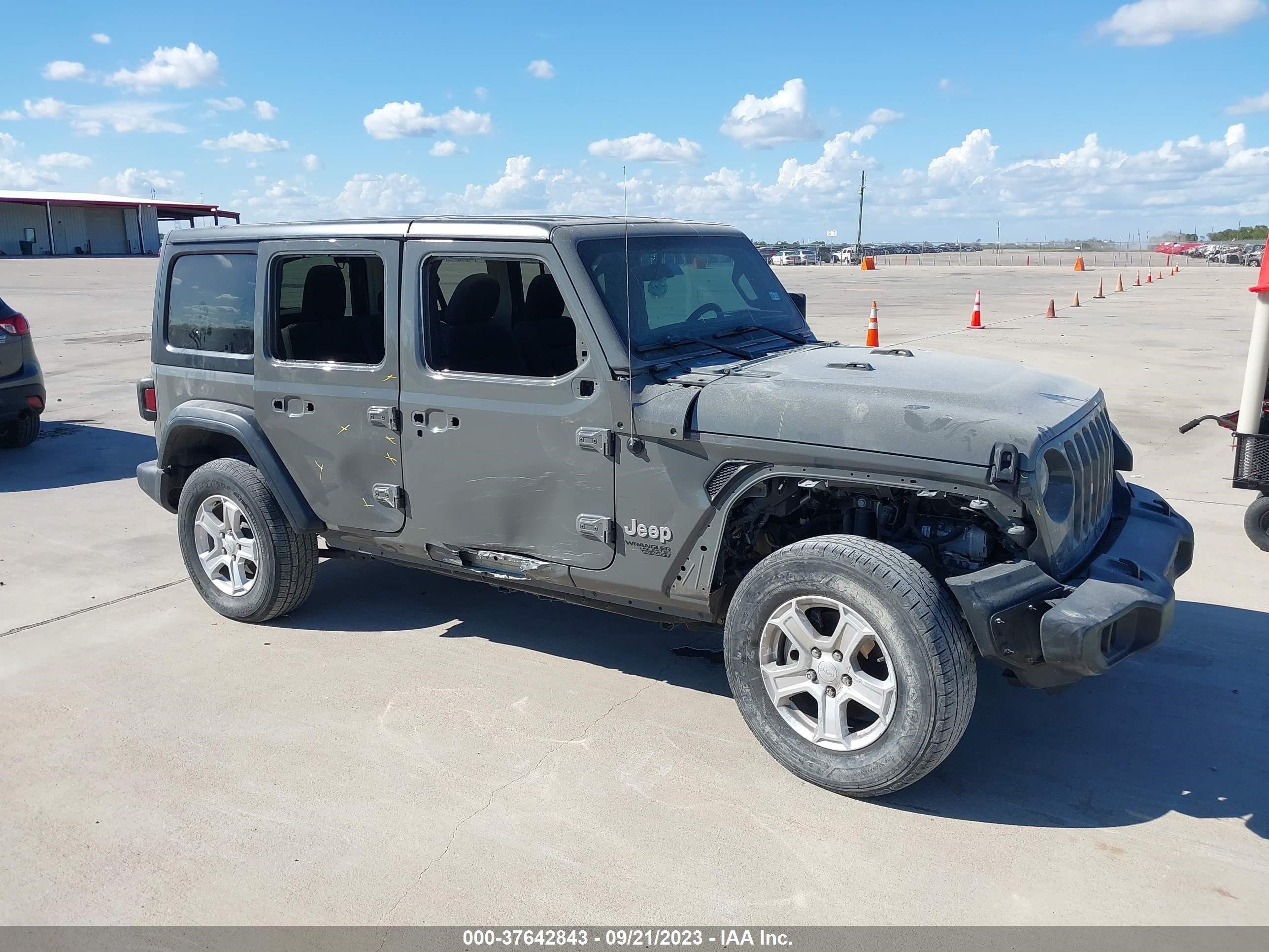 Photo 12 VIN: 1C4HJXDN3JW206491 - JEEP WRANGLER 