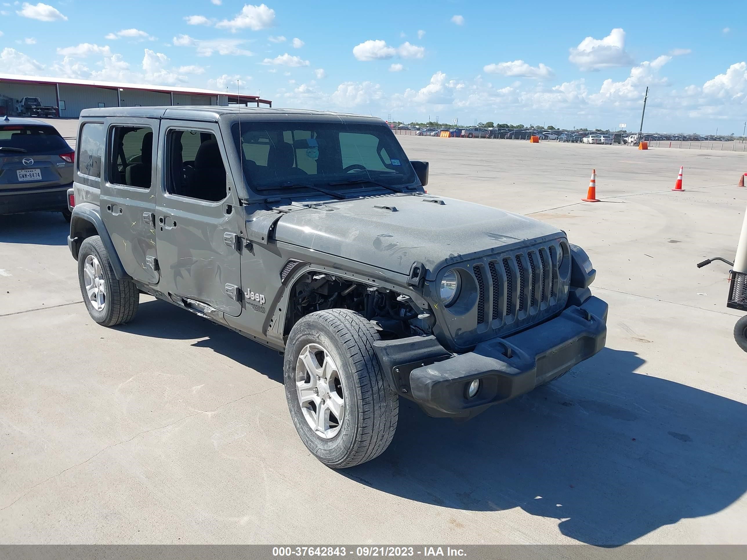 Photo 5 VIN: 1C4HJXDN3JW206491 - JEEP WRANGLER 