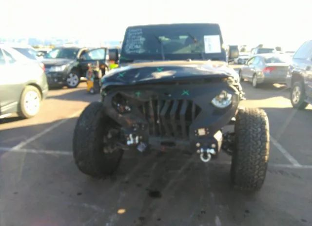 Photo 5 VIN: 1C4HJXEG0JW251114 - JEEP WRANGLER 