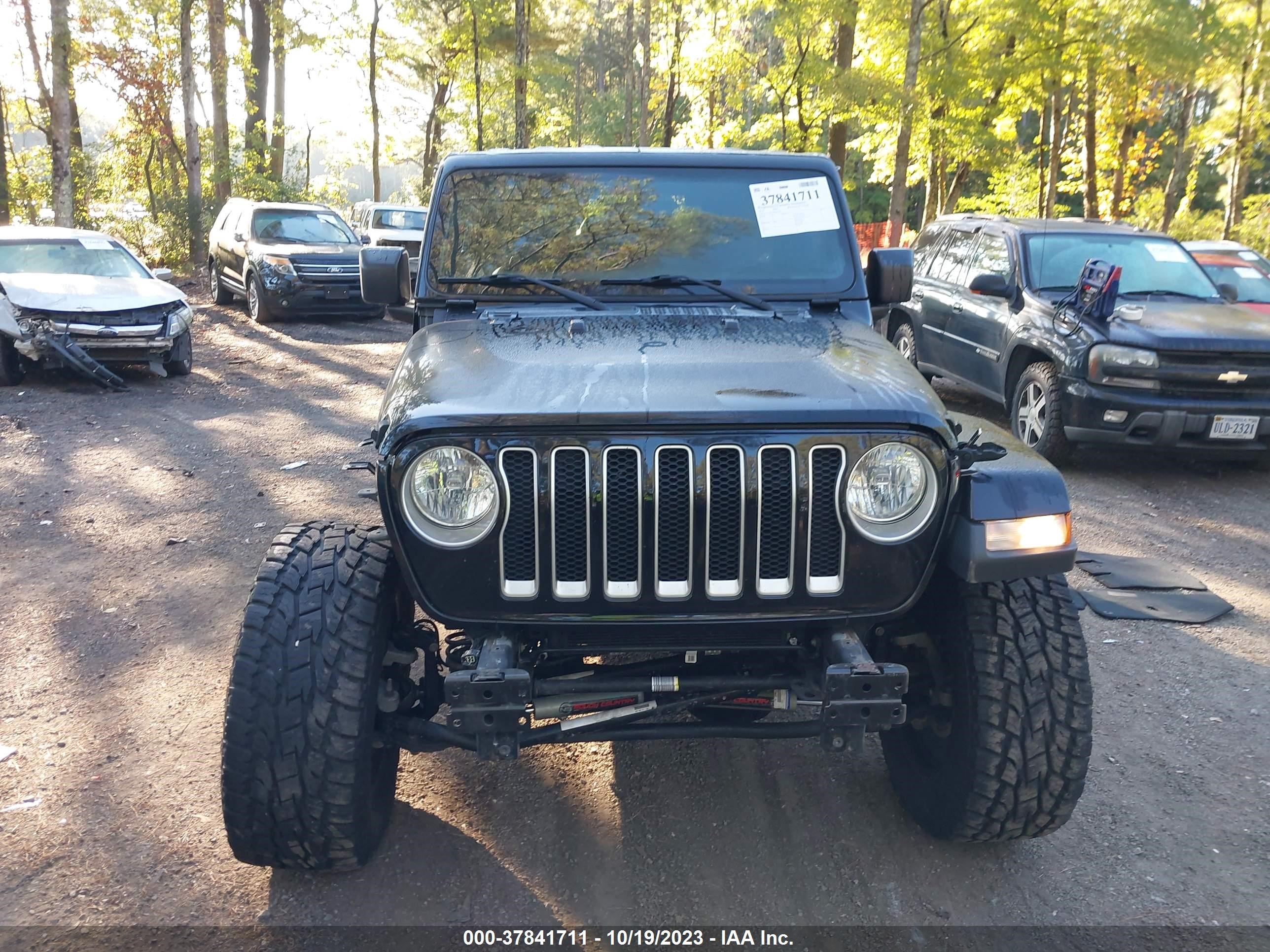 Photo 12 VIN: 1C4HJXEG1JW121309 - JEEP WRANGLER 