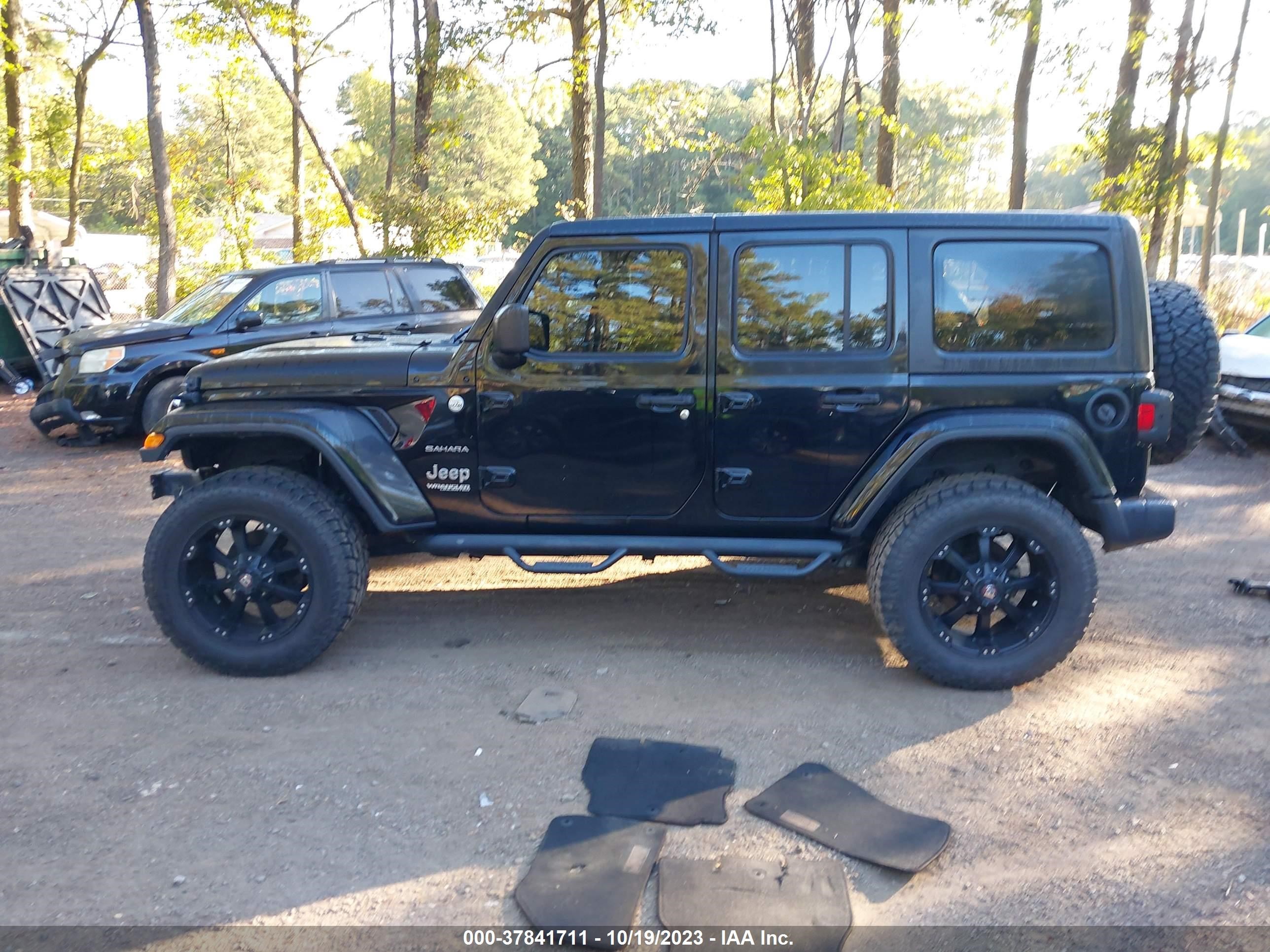 Photo 14 VIN: 1C4HJXEG1JW121309 - JEEP WRANGLER 