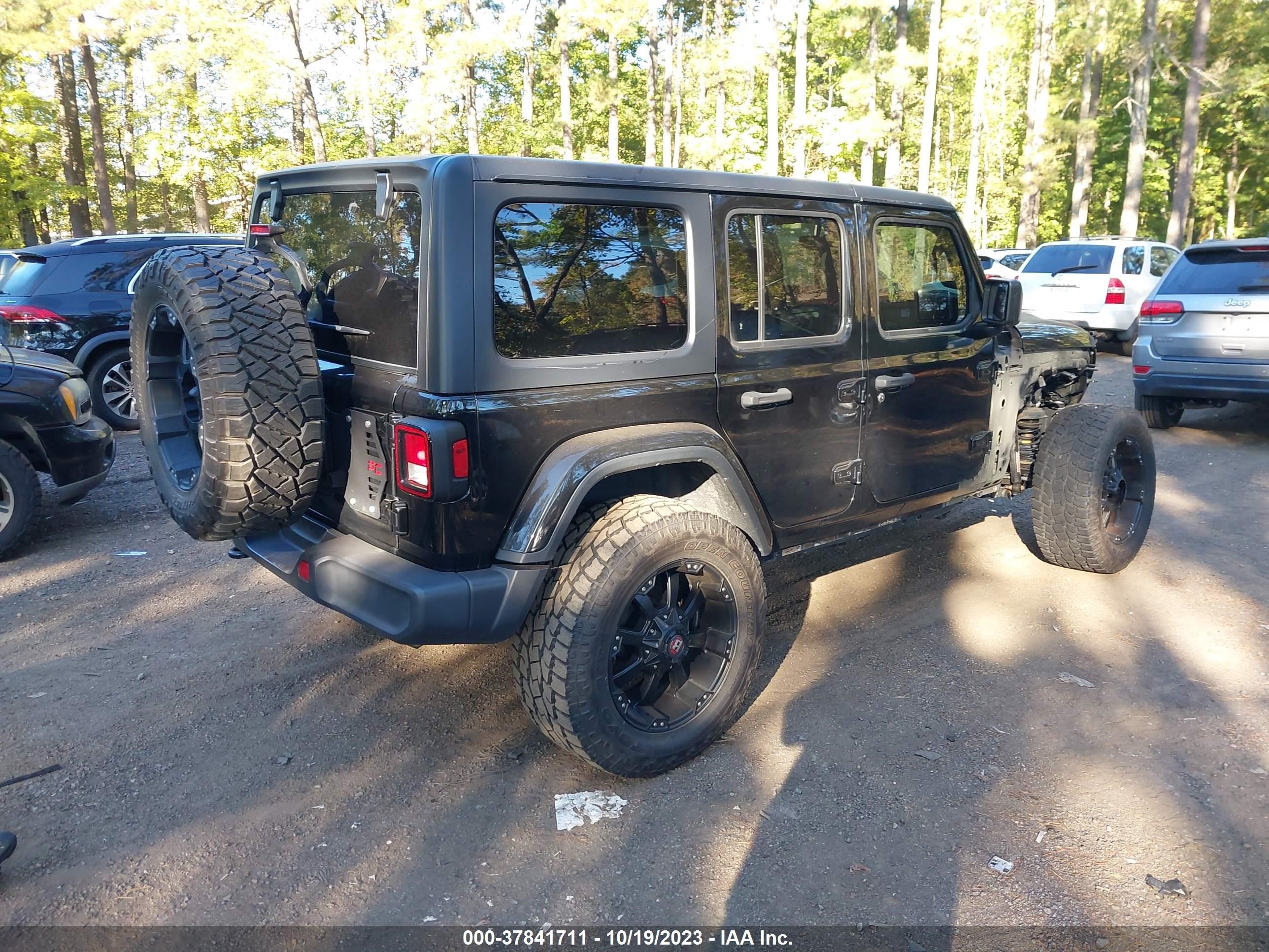 Photo 3 VIN: 1C4HJXEG1JW121309 - JEEP WRANGLER 