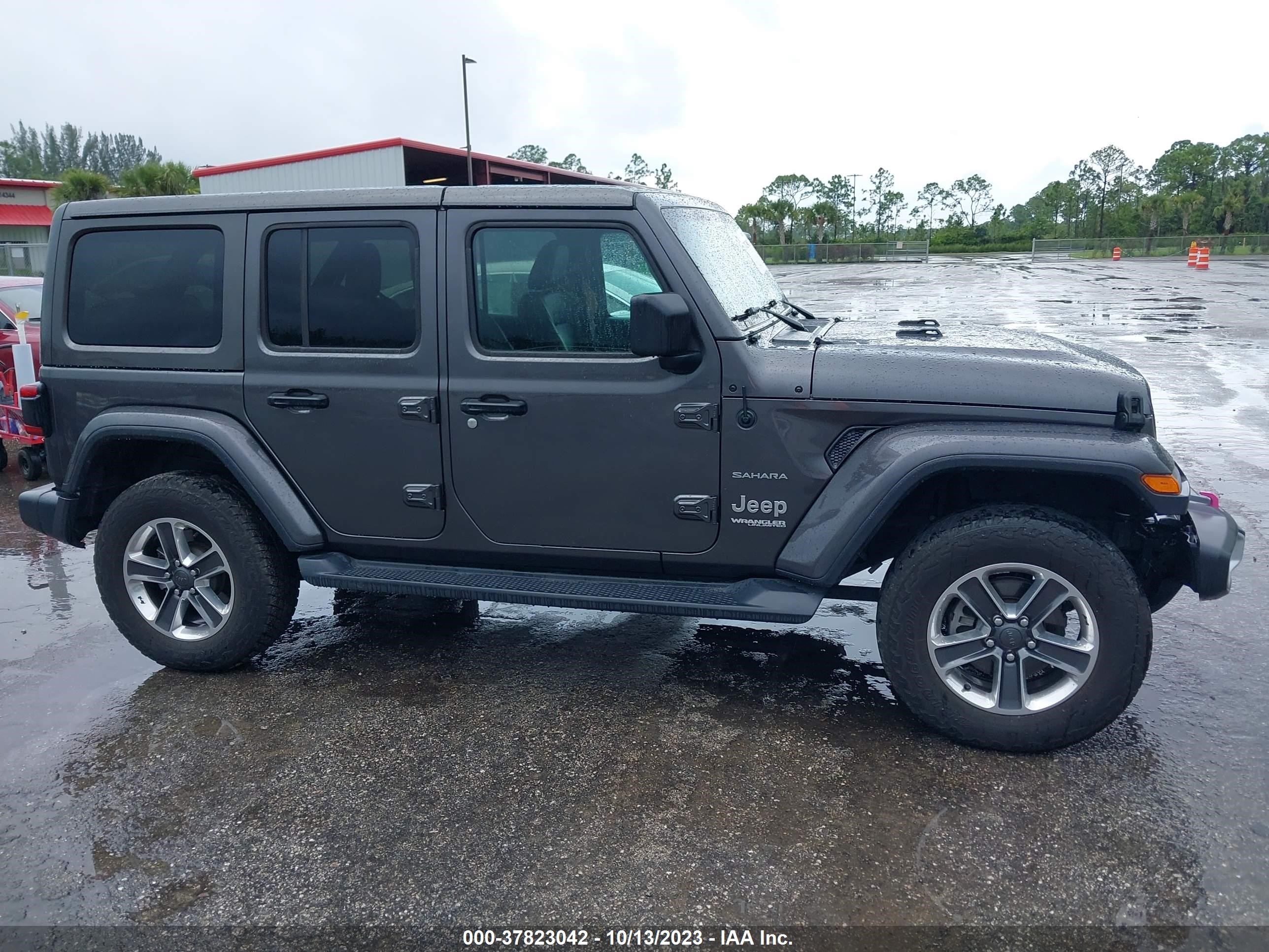 Photo 13 VIN: 1C4HJXEG1JW327066 - JEEP WRANGLER 