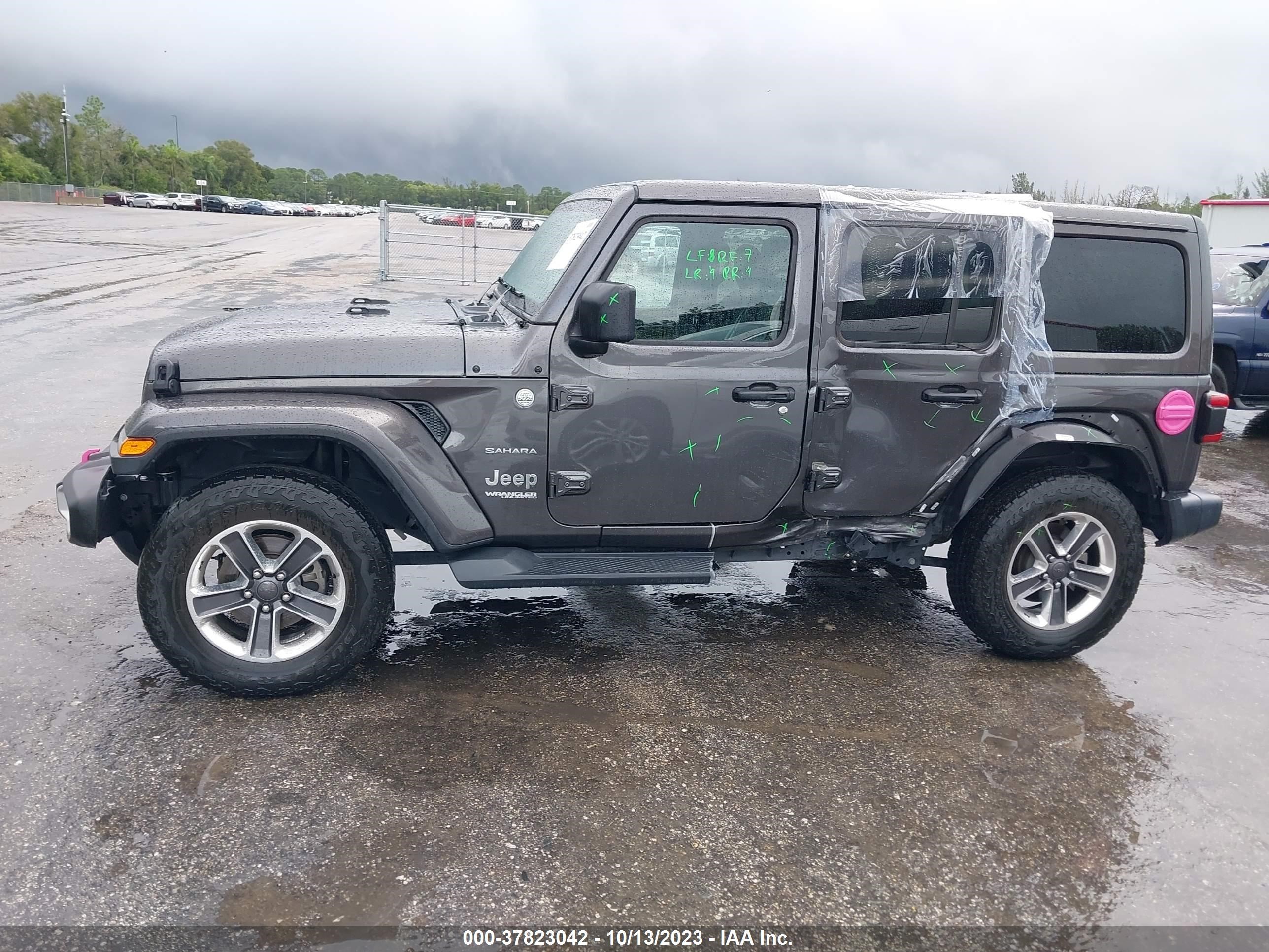 Photo 14 VIN: 1C4HJXEG1JW327066 - JEEP WRANGLER 