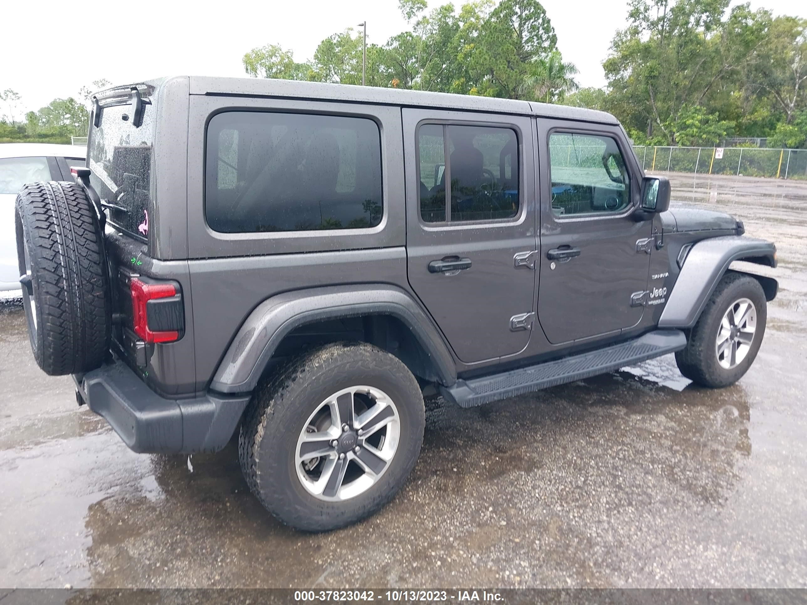 Photo 3 VIN: 1C4HJXEG1JW327066 - JEEP WRANGLER 