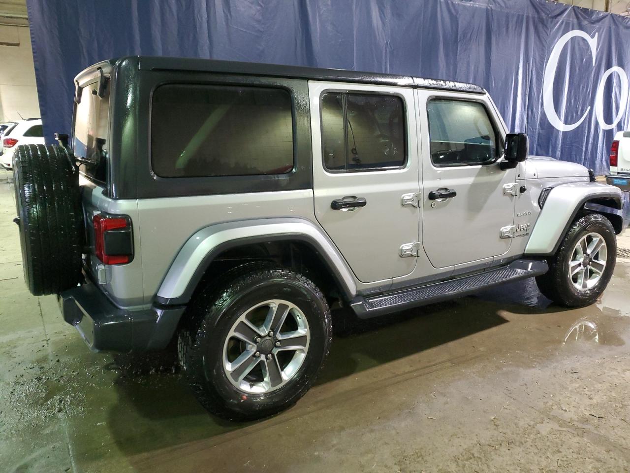 Photo 2 VIN: 1C4HJXEG2JW110030 - JEEP WRANGLER 