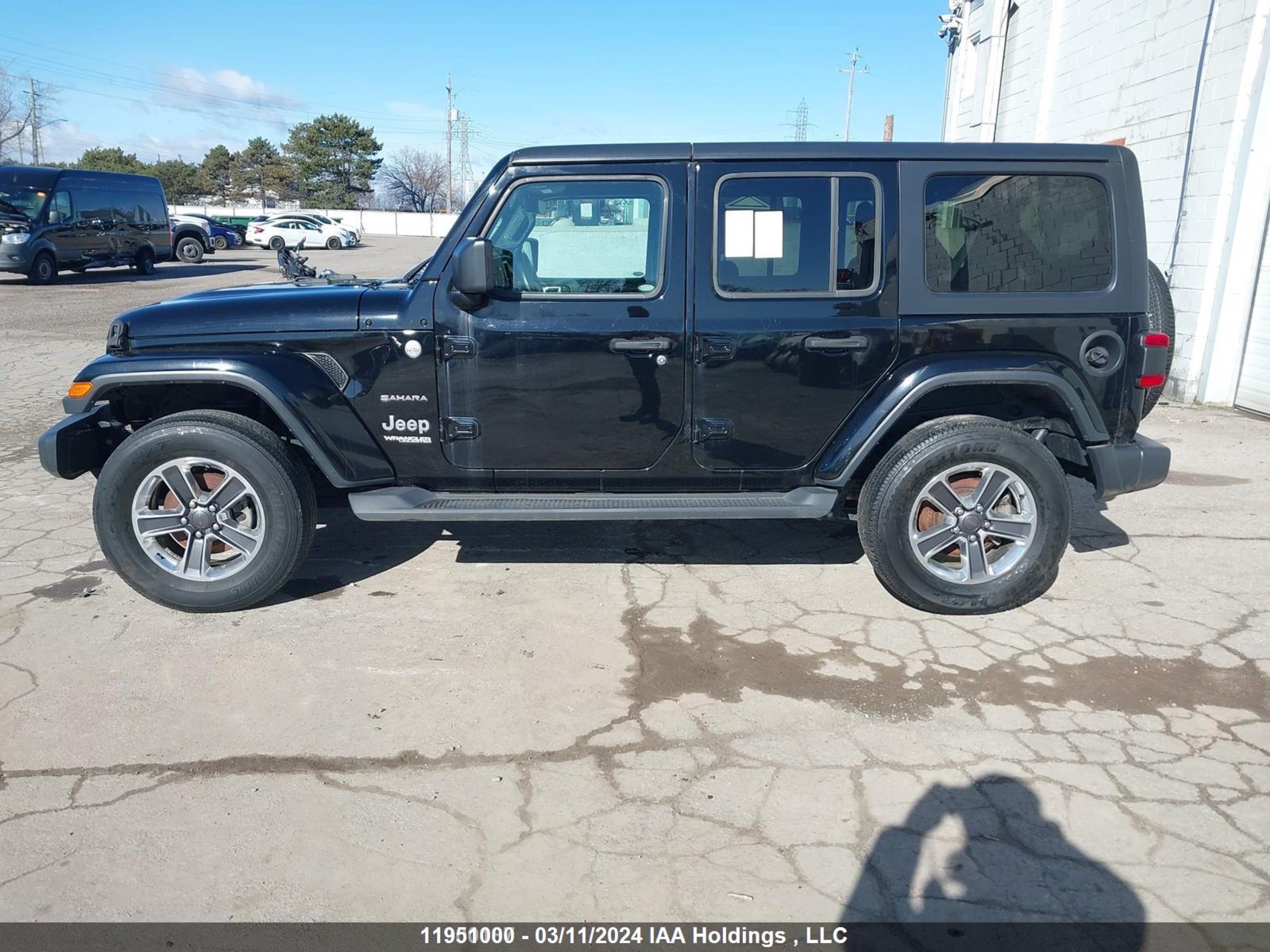 Photo 14 VIN: 1C4HJXEG2JW114305 - JEEP WRANGLER 