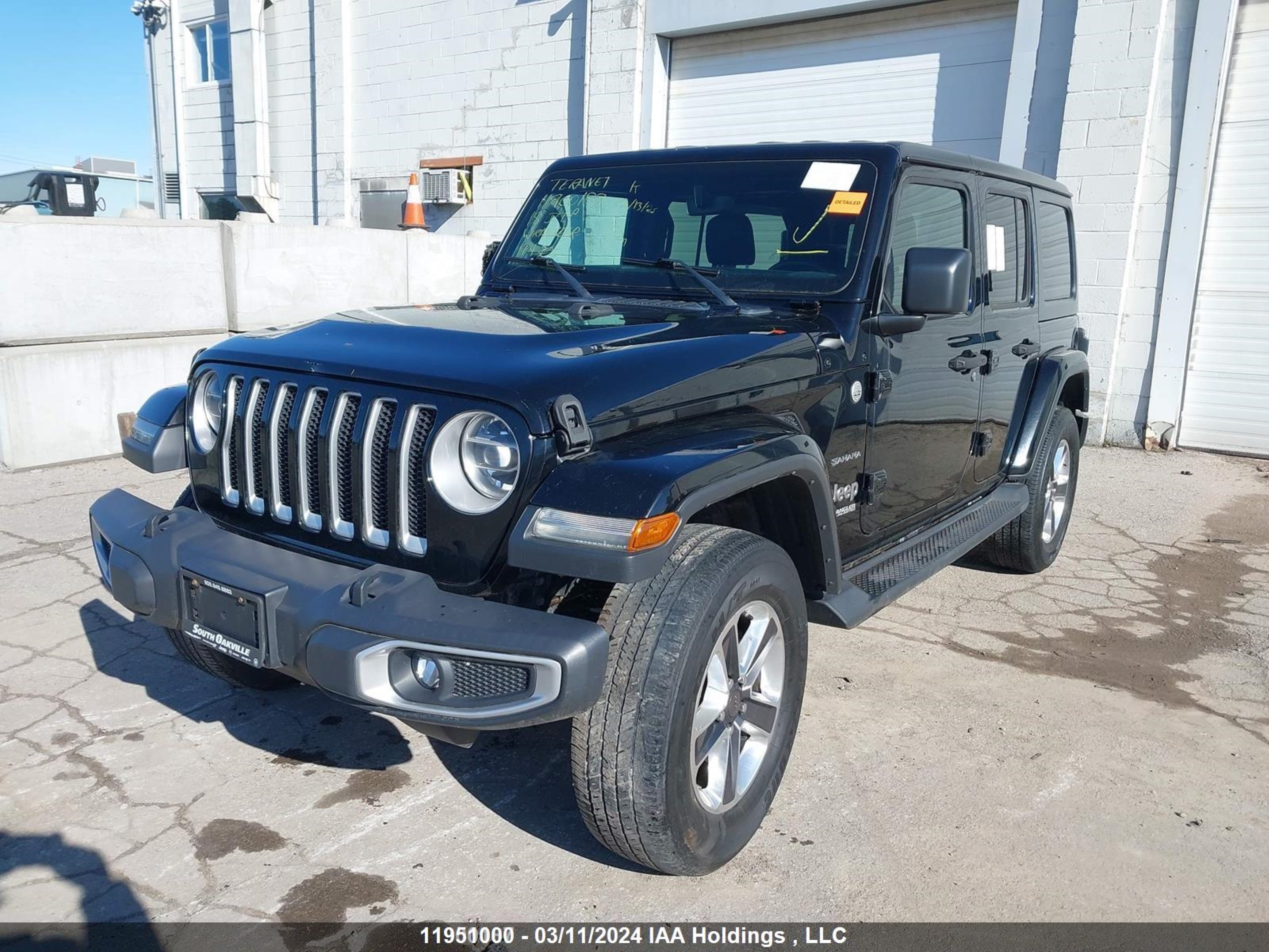 Photo 2 VIN: 1C4HJXEG2JW114305 - JEEP WRANGLER 