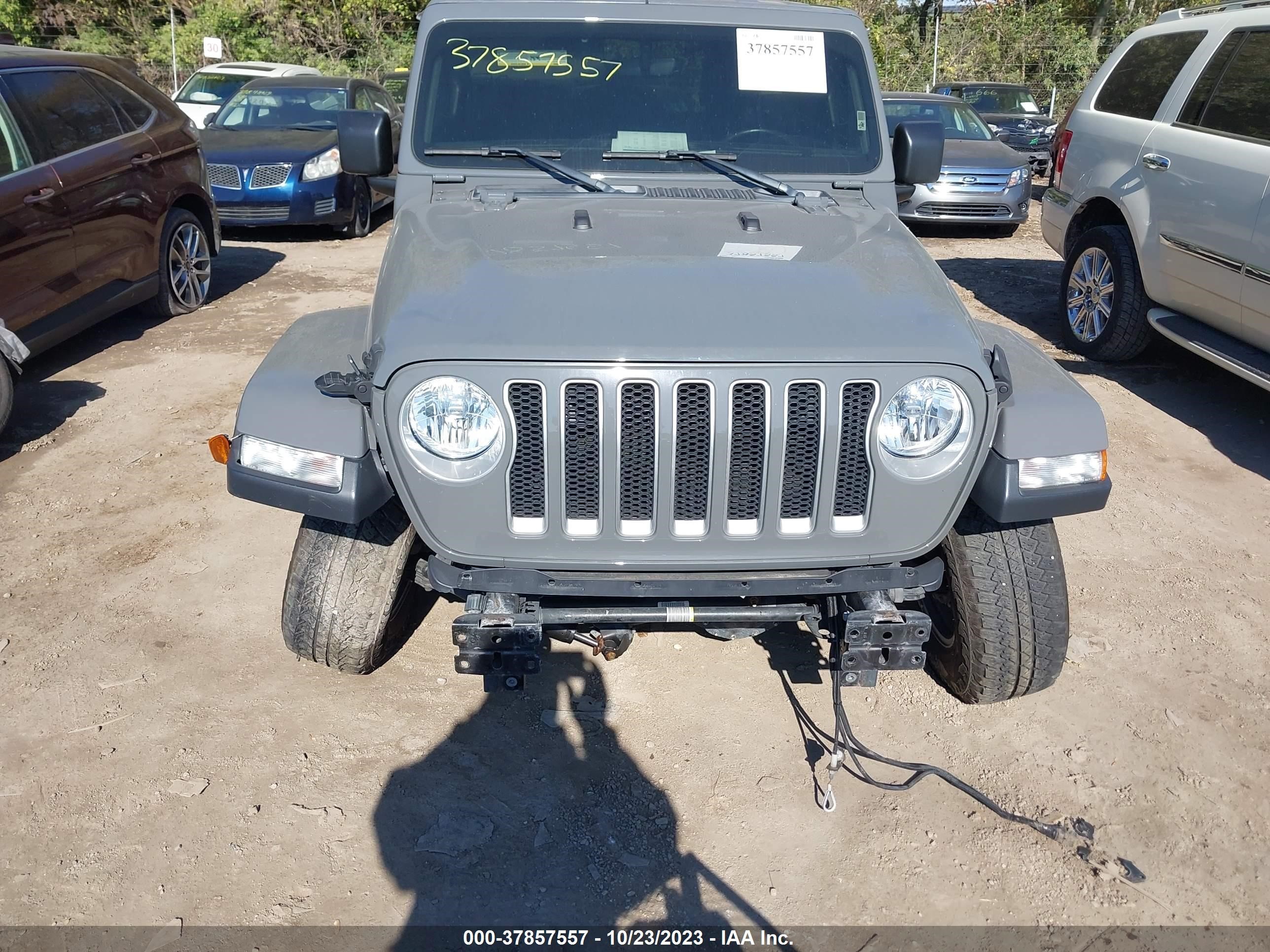 Photo 12 VIN: 1C4HJXEG2JW247002 - JEEP WRANGLER 