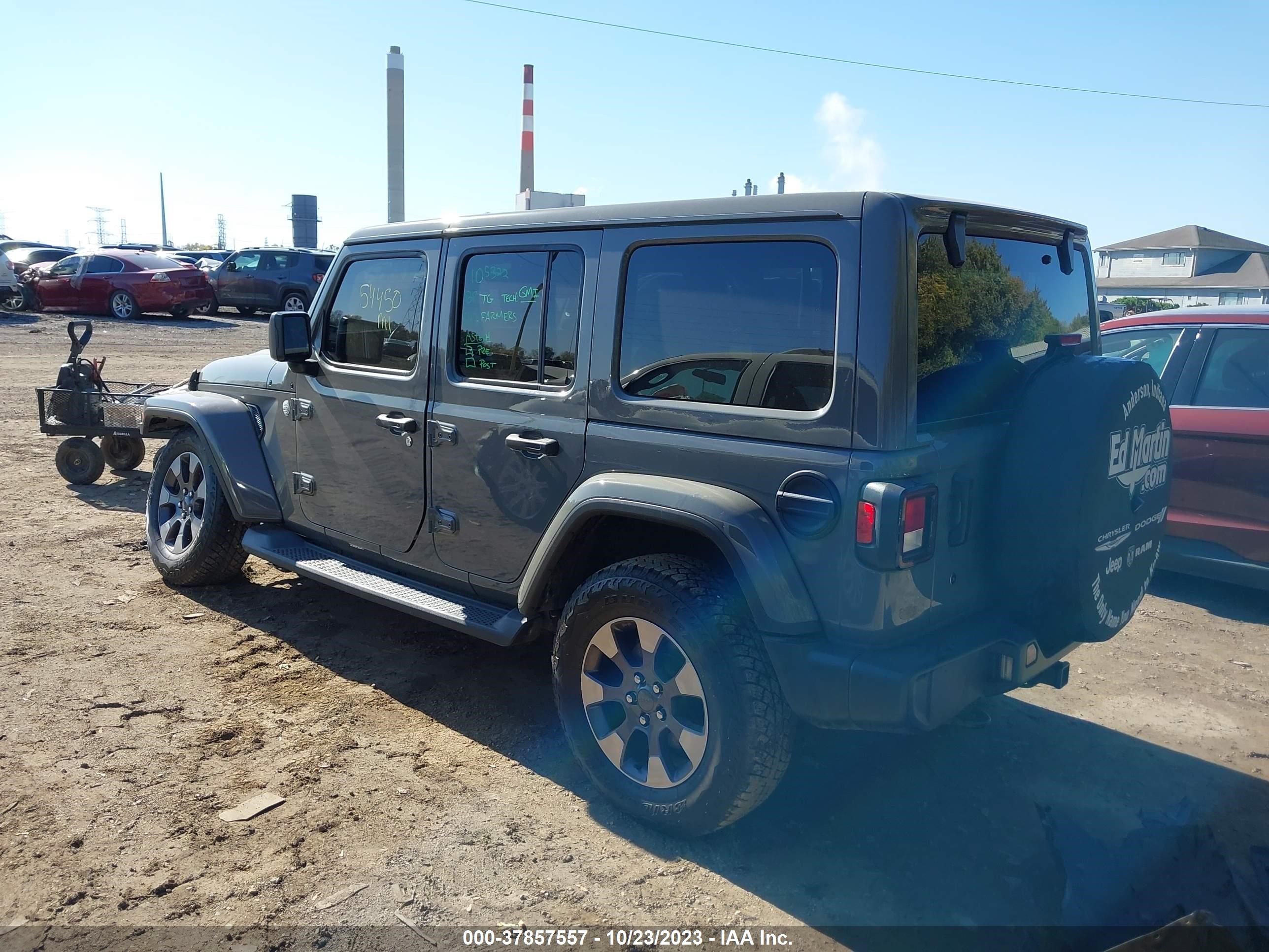 Photo 2 VIN: 1C4HJXEG2JW247002 - JEEP WRANGLER 