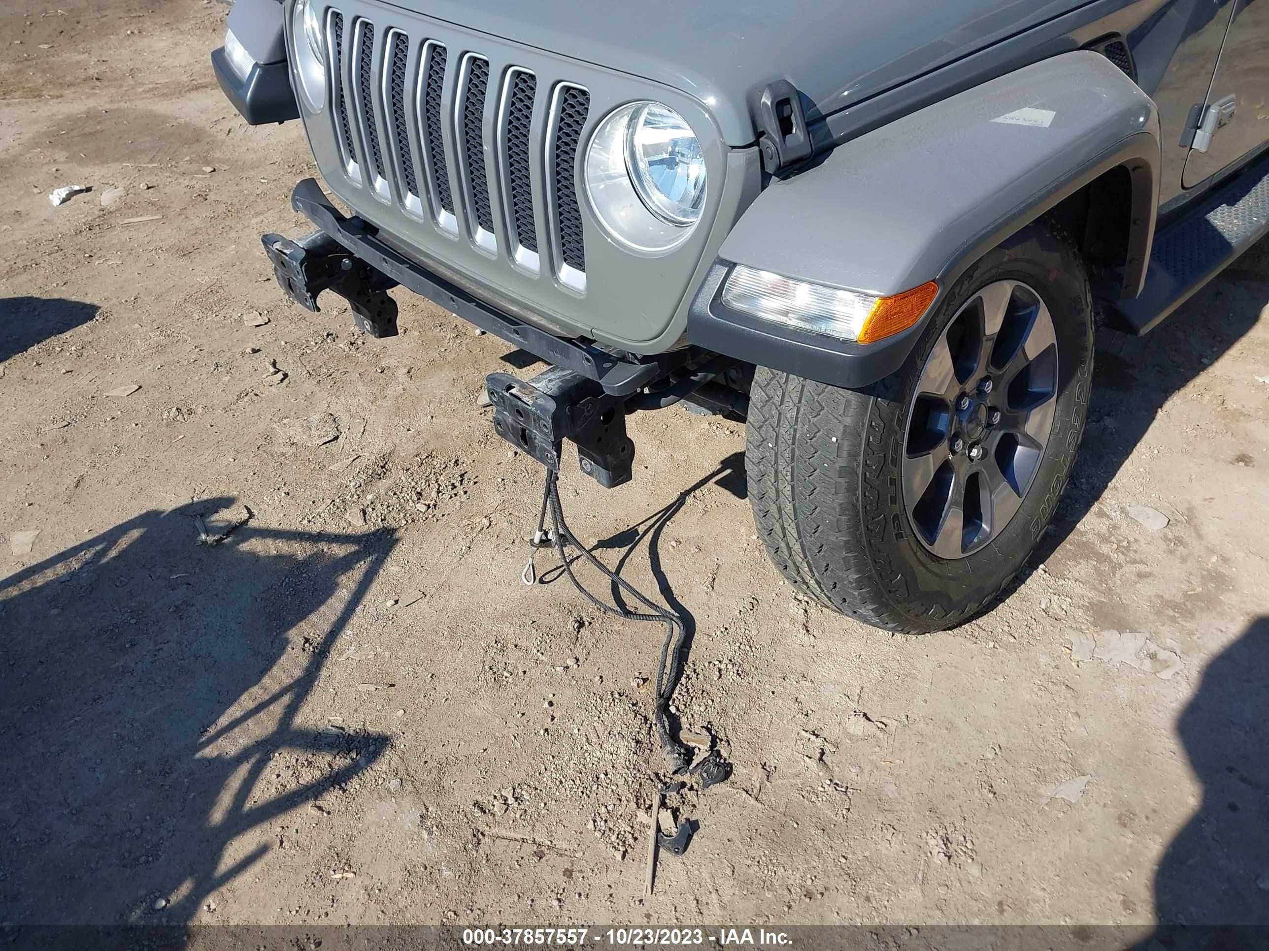 Photo 5 VIN: 1C4HJXEG2JW247002 - JEEP WRANGLER 