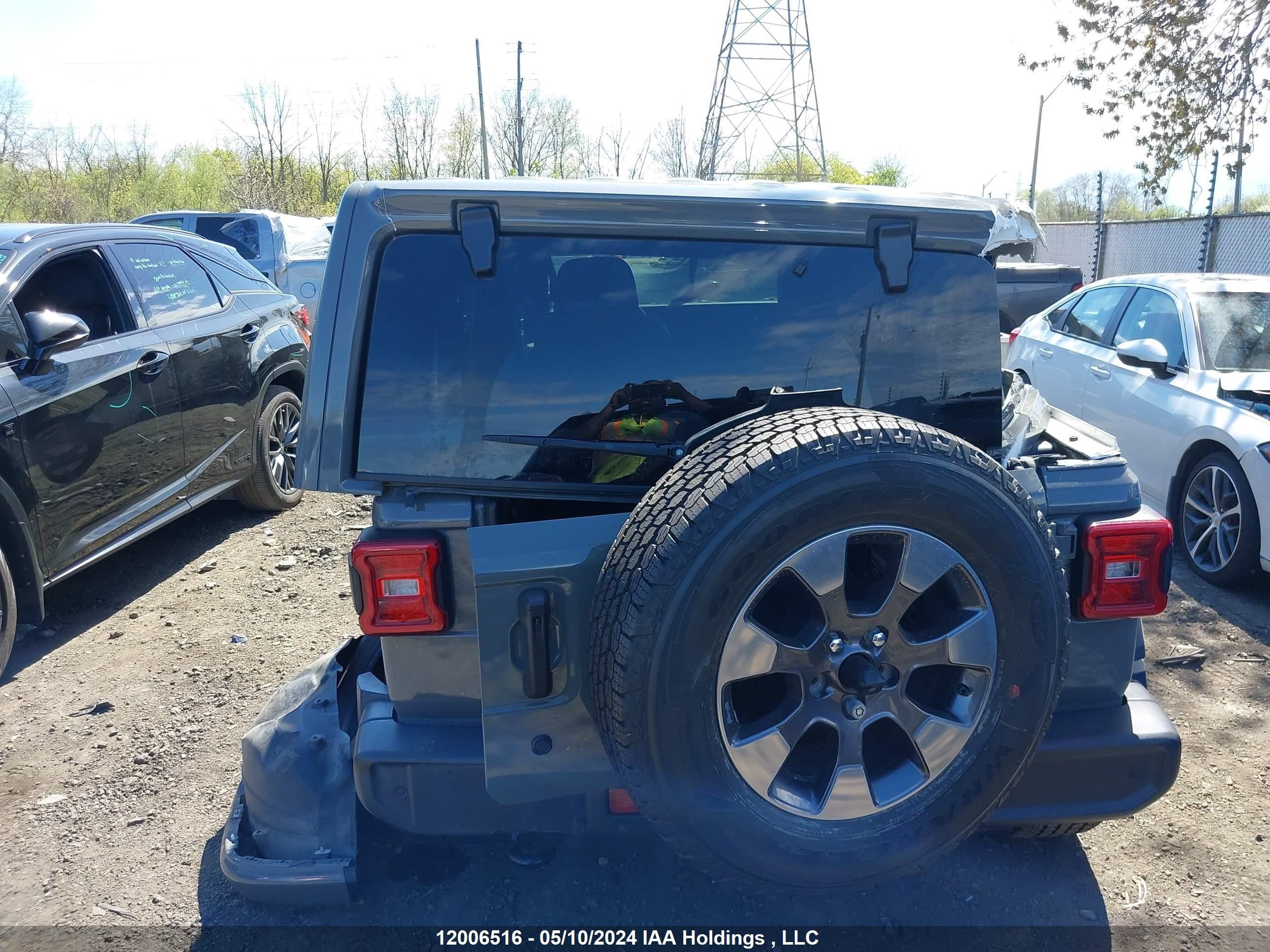 Photo 16 VIN: 1C4HJXEG2KW608908 - JEEP WRANGLER 